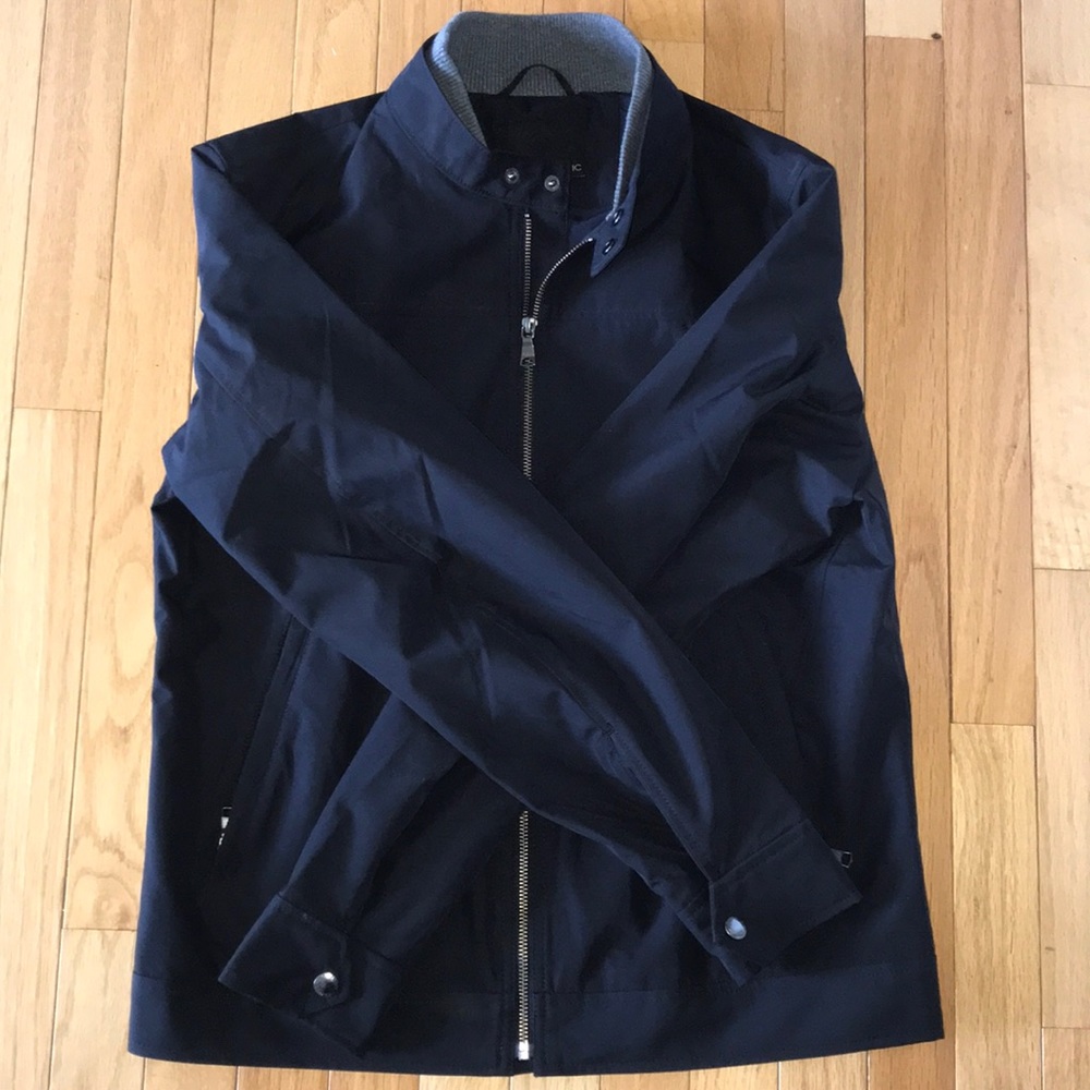 Banana Republic Men’s Waterproof Jacket • Black - Picture 3 of 5